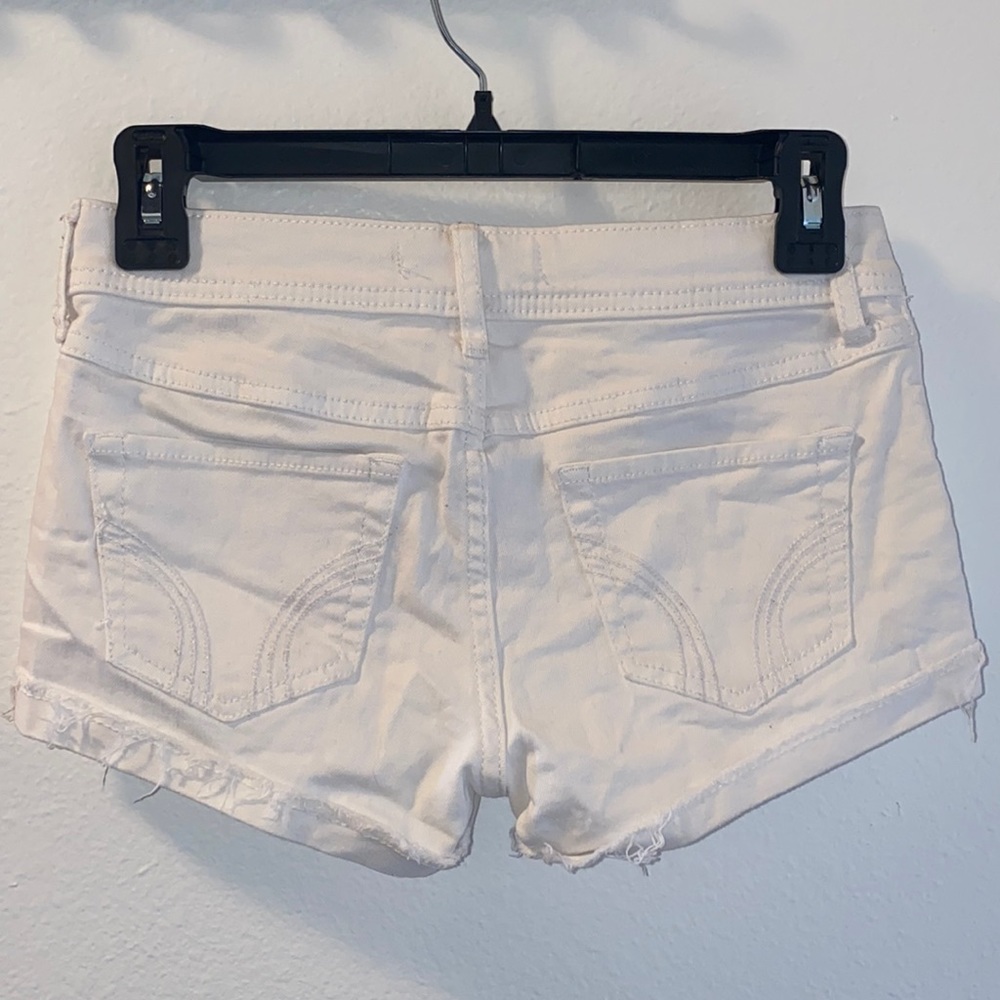 White denim Hollister shorts - Picture 2 of 5